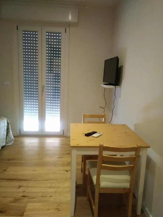 Ak Holidays Apartments 81 Bologna 0*,